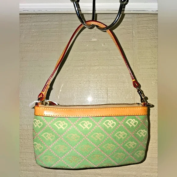 Dooney & Bourke Small Handbag, Clutch, Green , 4 x 8in - Picture 1 of 1